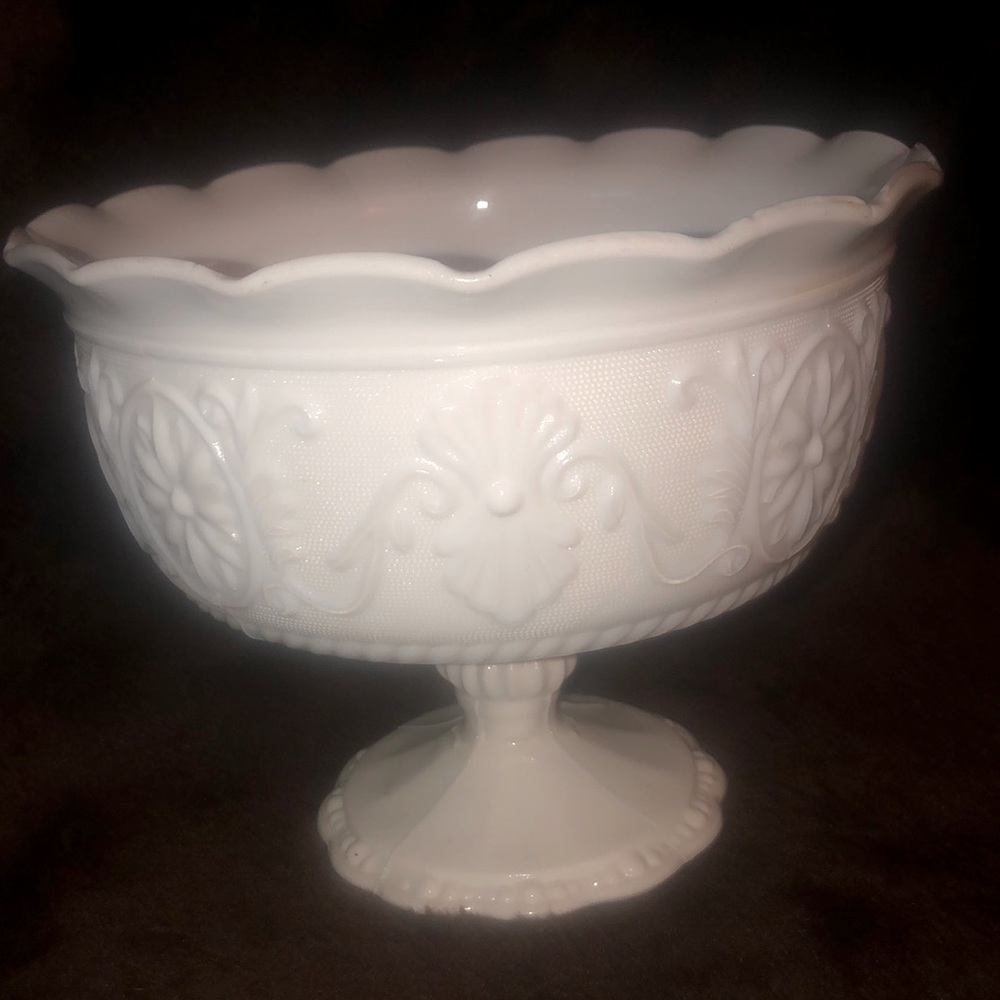 Vintage Milk Glass  Scalloped Edge Planter Bowl Dish Pedestal 5 3/4 “ Tall